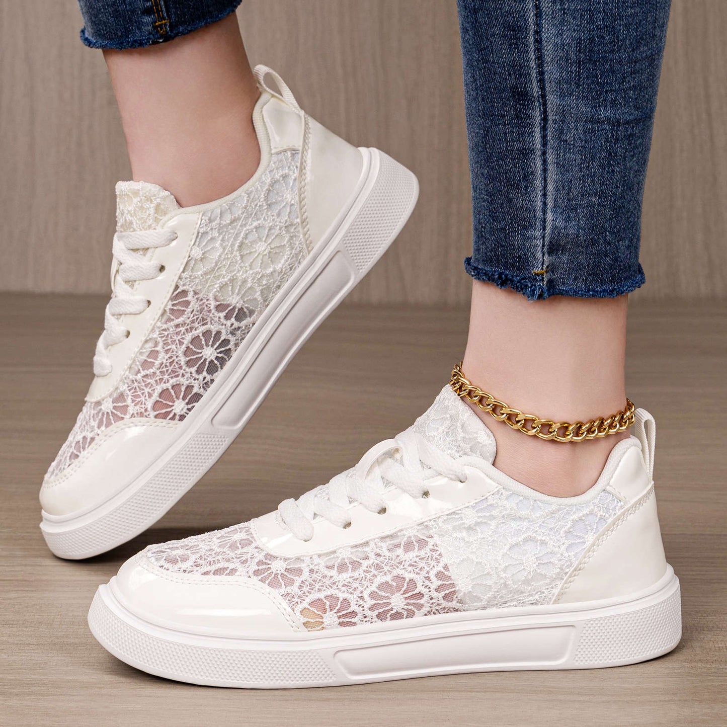 4382 Fashionable Hollow-out Breathable Flats