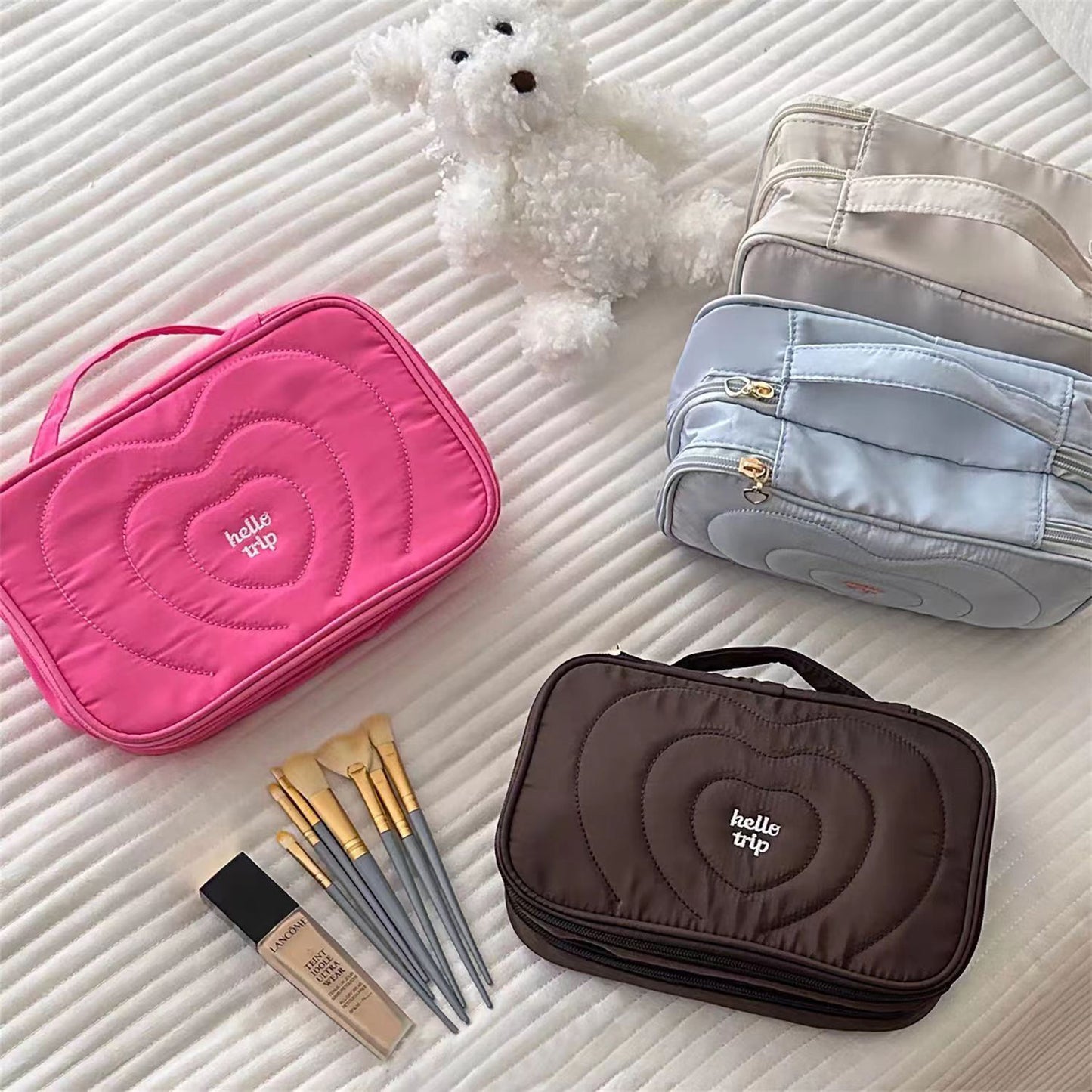 2066 portable toiletry bag