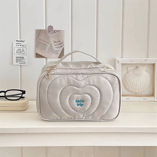 2066 portable toiletry bag