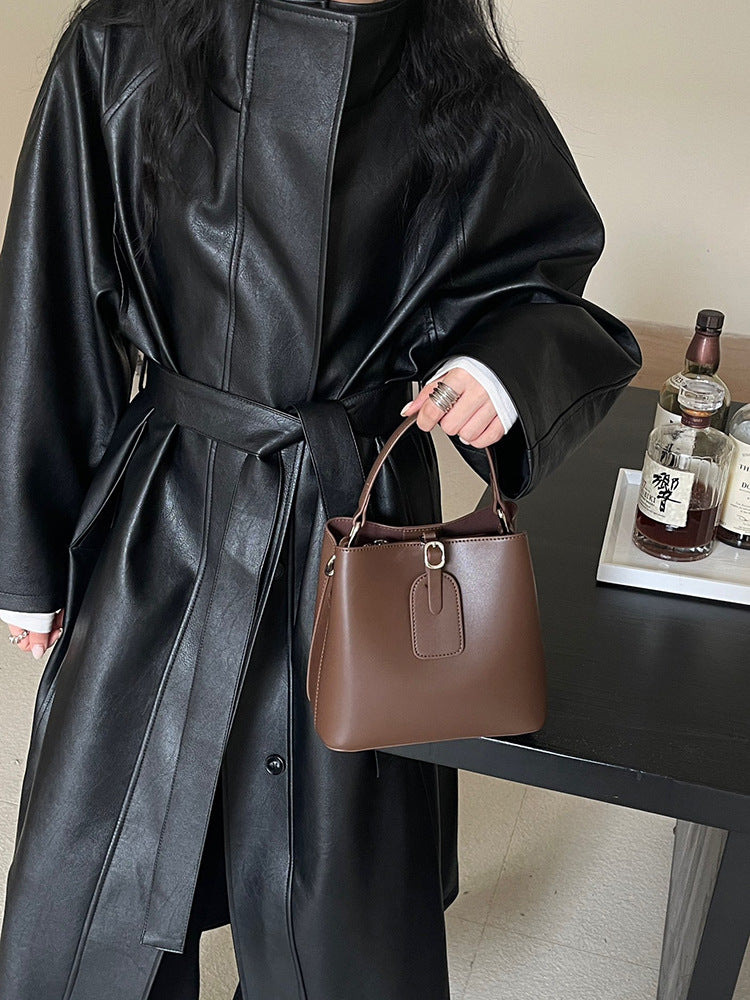 2089 New in cowhide bucket bag