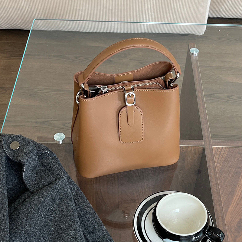 2089 New in cowhide bucket bag