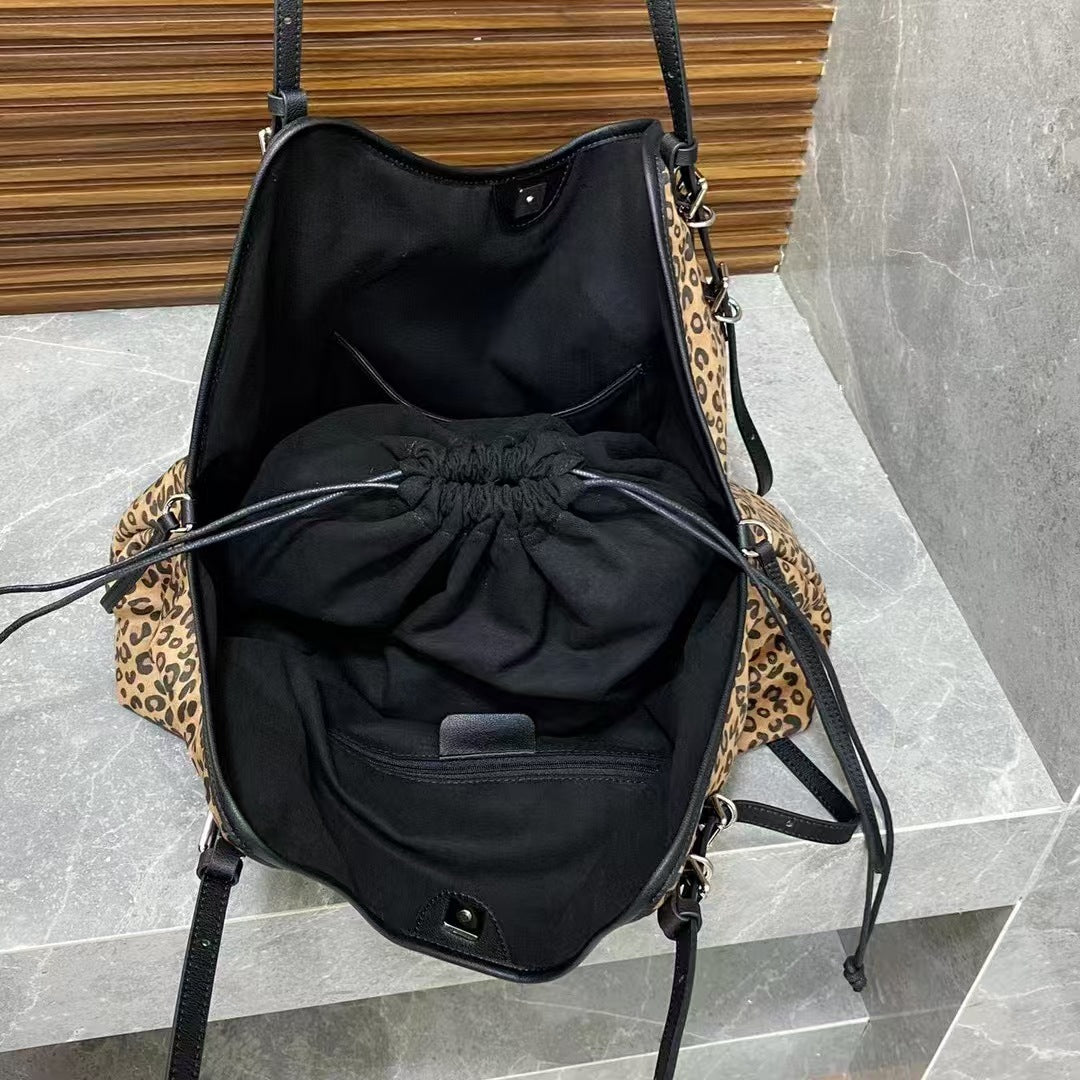 2360 leopard large shopping totes