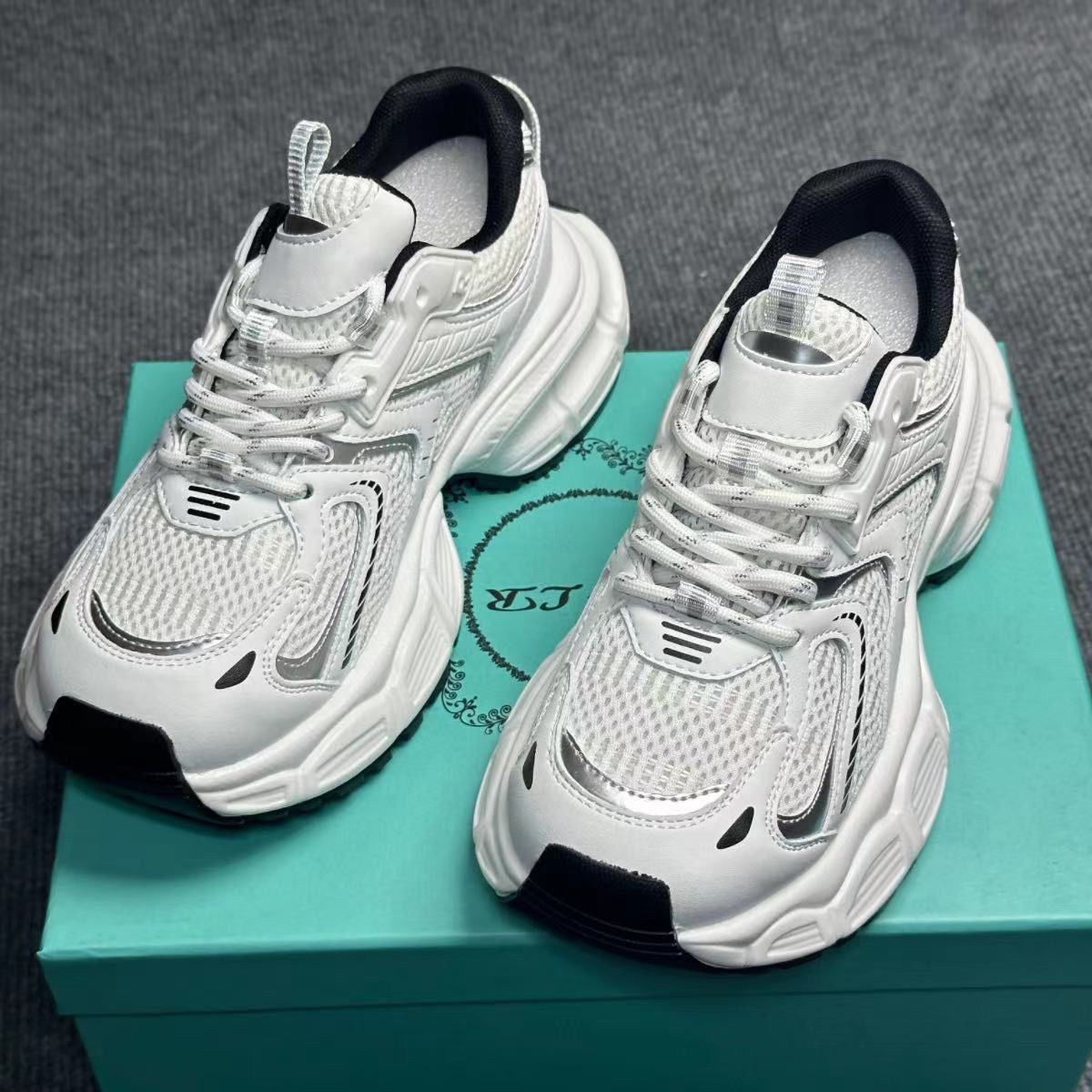 3223 Fashion Sneakers