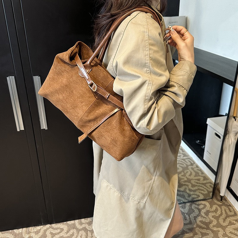 3303 Shoulder Bag