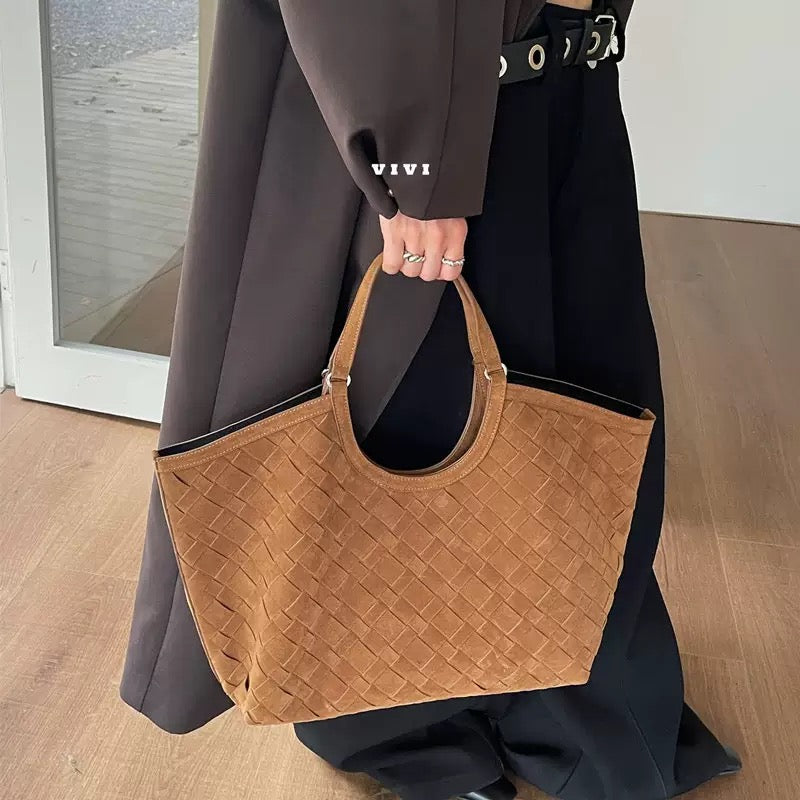 2763 Large woven handbag in suede