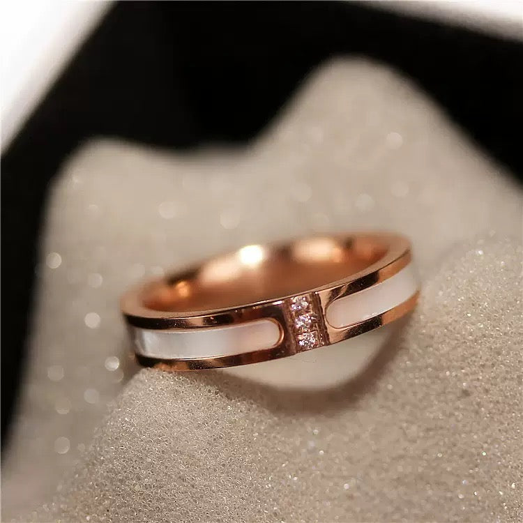3621 Stylish Ring