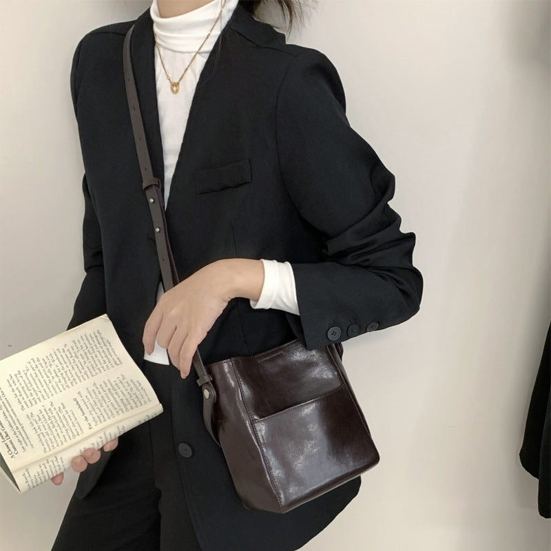 2217 small bucket handbag