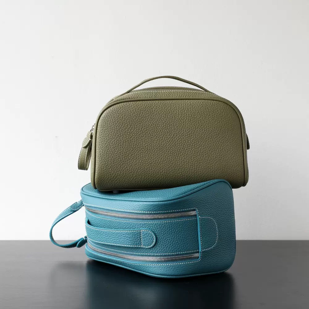 2578 genuine leather portable make up bag