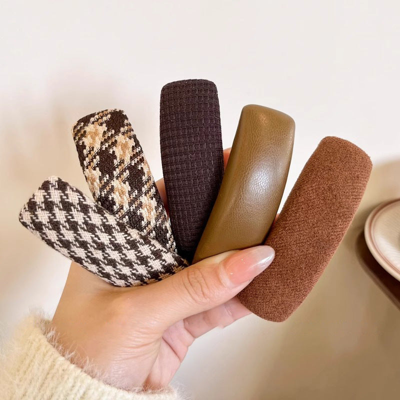 428 hair clip