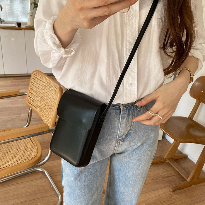 835 Stylish Phone Bag
