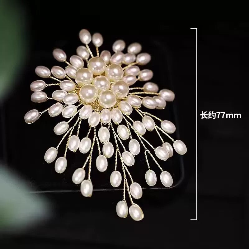 744 Fashion Flower Pearl Brooch