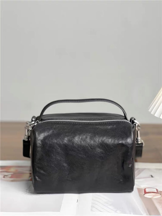 678-1 Classic Crossbody Bag