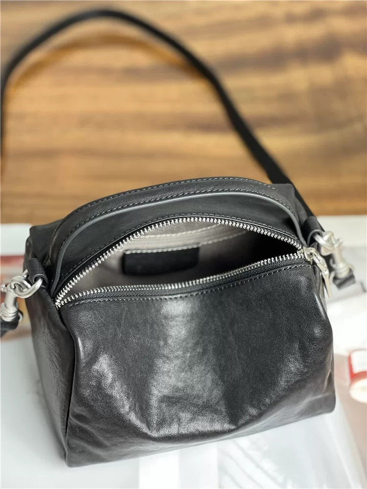 678-1 Classic Crossbody Bag