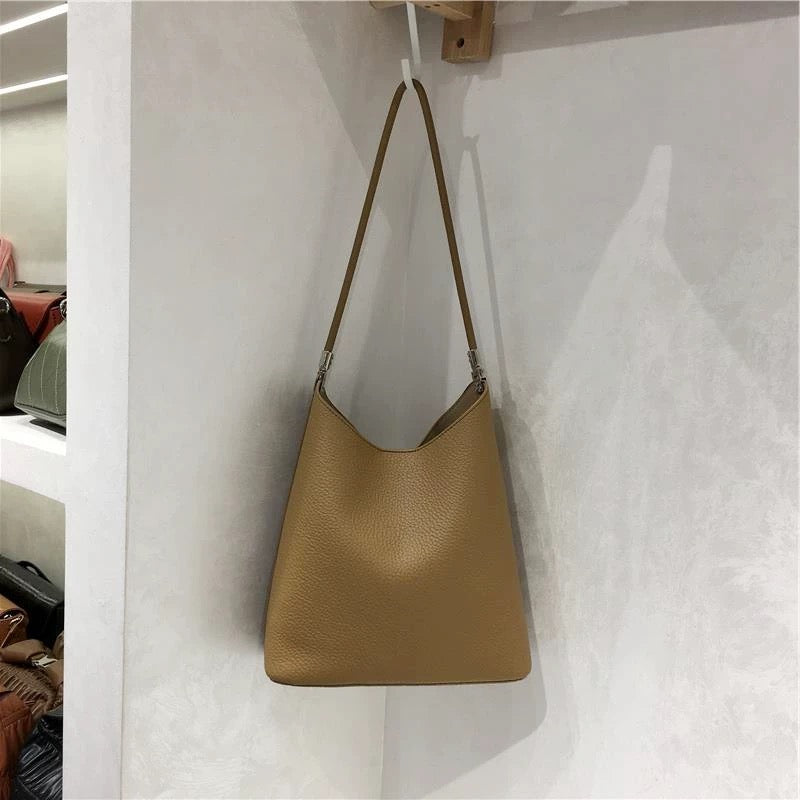 749 Women Shoulder Bag