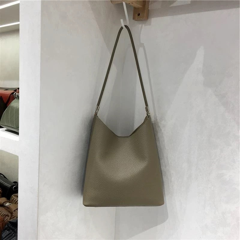 749 Women Shoulder Bag