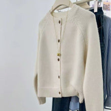 2760 100% wool cardigan