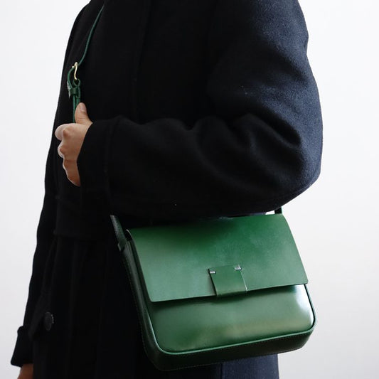 1734 small women flap messenger bag