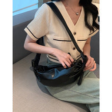 2237 cowhide leather large croissant bag