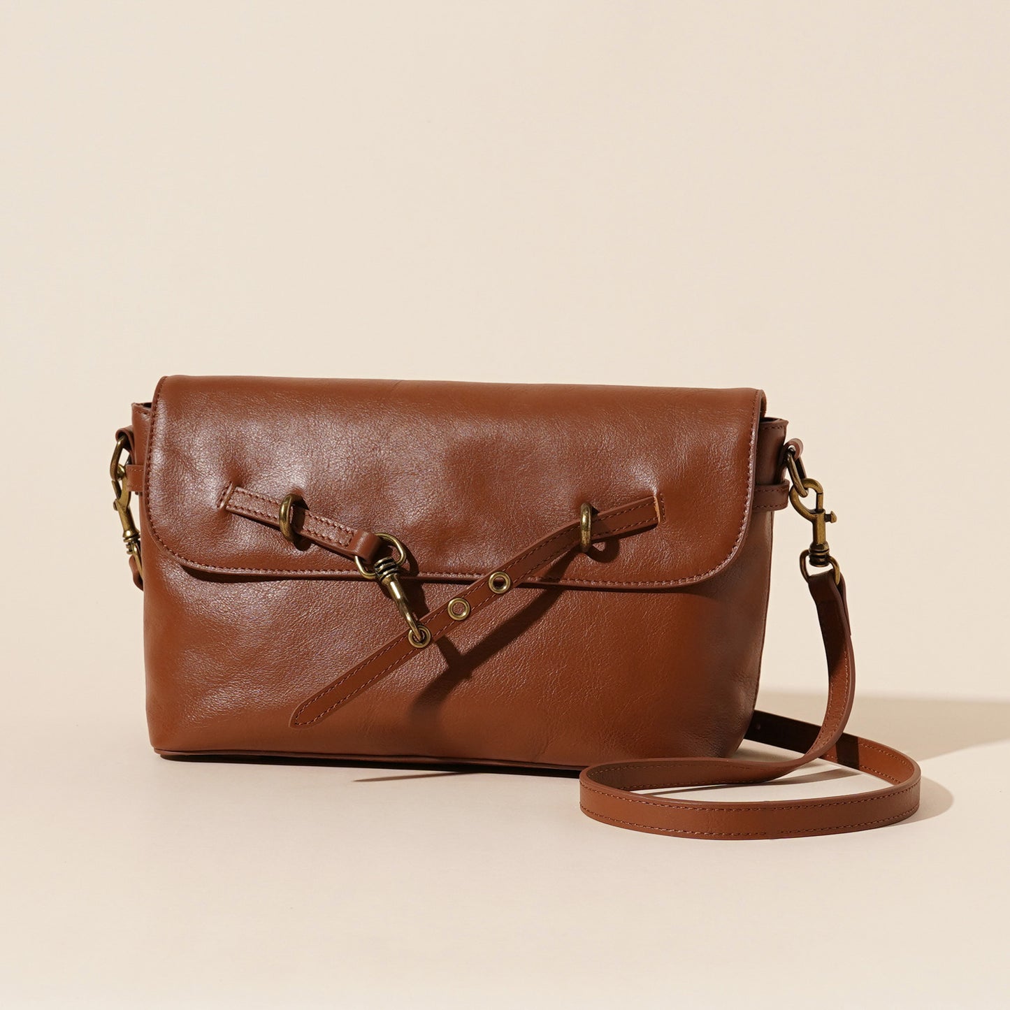 2300 vintage cowhide leather shoulder bag