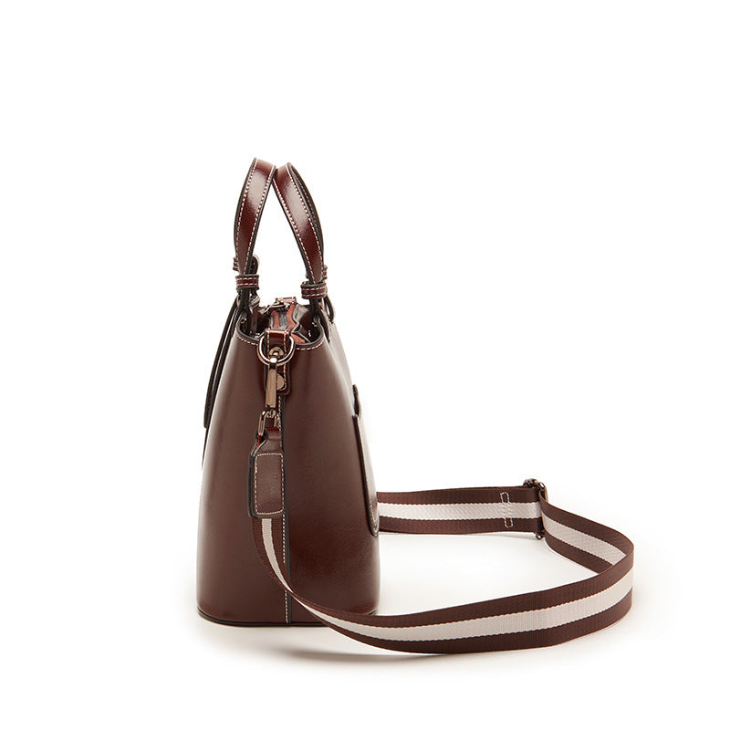 1676 casual leather crossbody bag