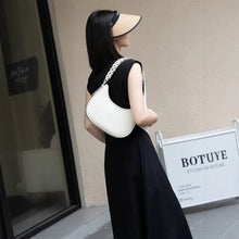 1390 small half moon handbag