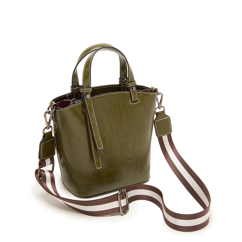 1676 casual leather crossbody bag