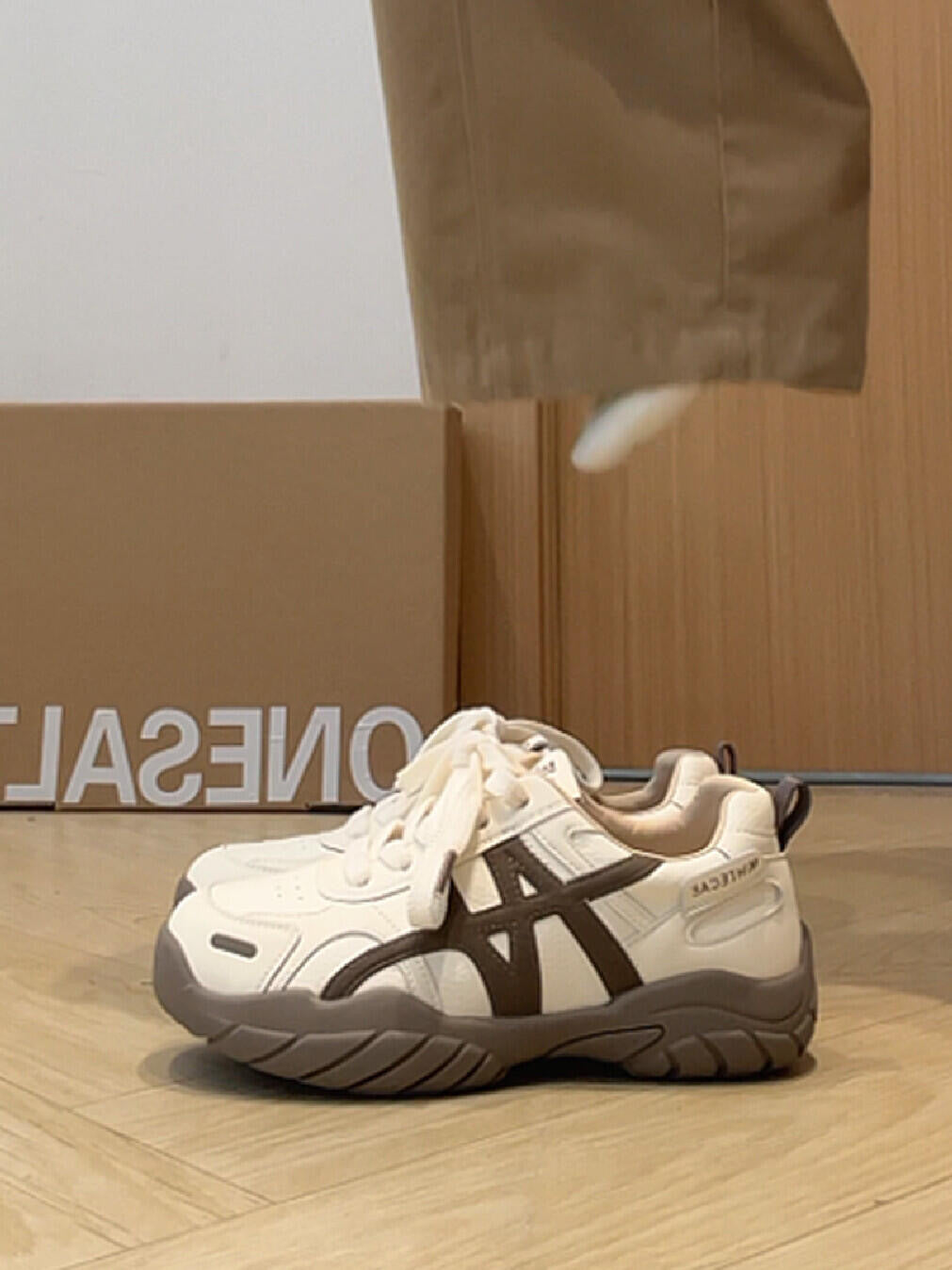 4717 women casual sneaker
