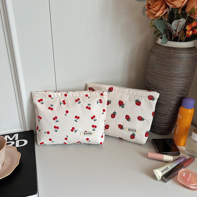 3416 lovely strawberry pouch