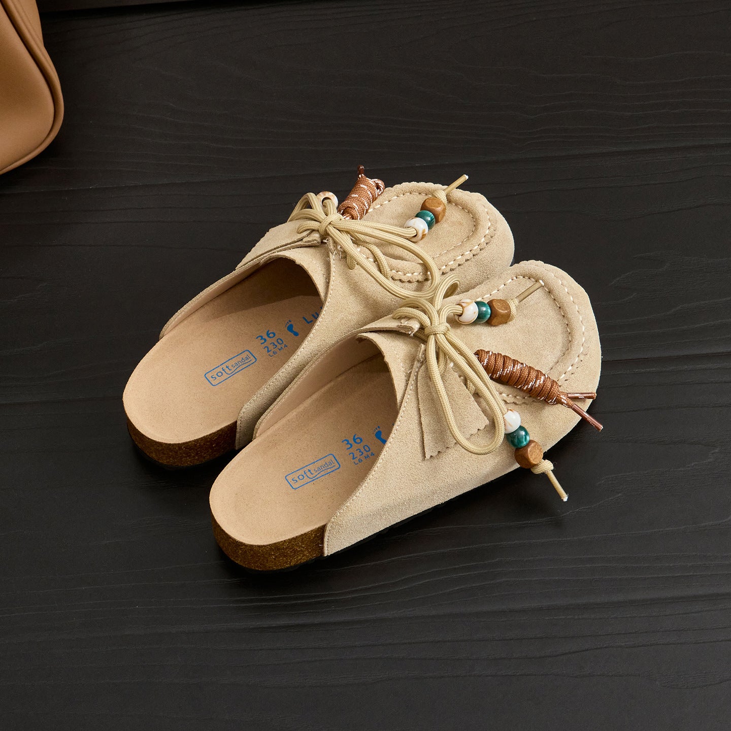 4372 classic women mule