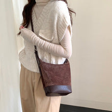 2742 vintage small bucket in suede