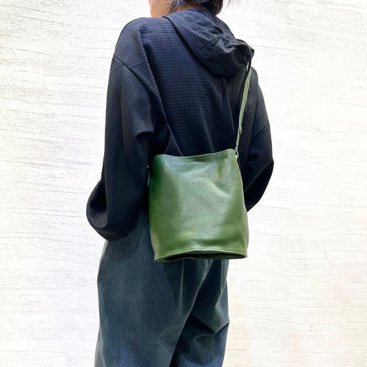 1829 bucket crossbody bag