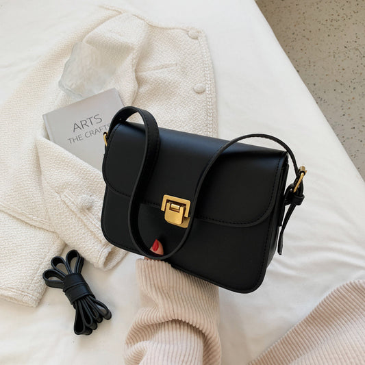 1739 solid camera messenger bag