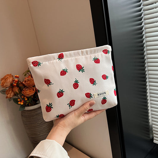 3416 lovely strawberry pouch