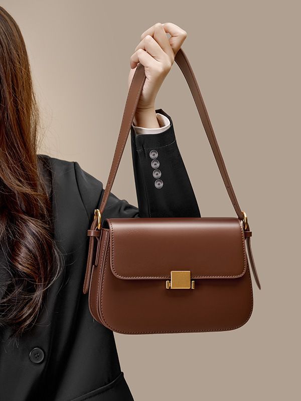 D32 genuine leather crossbody bag