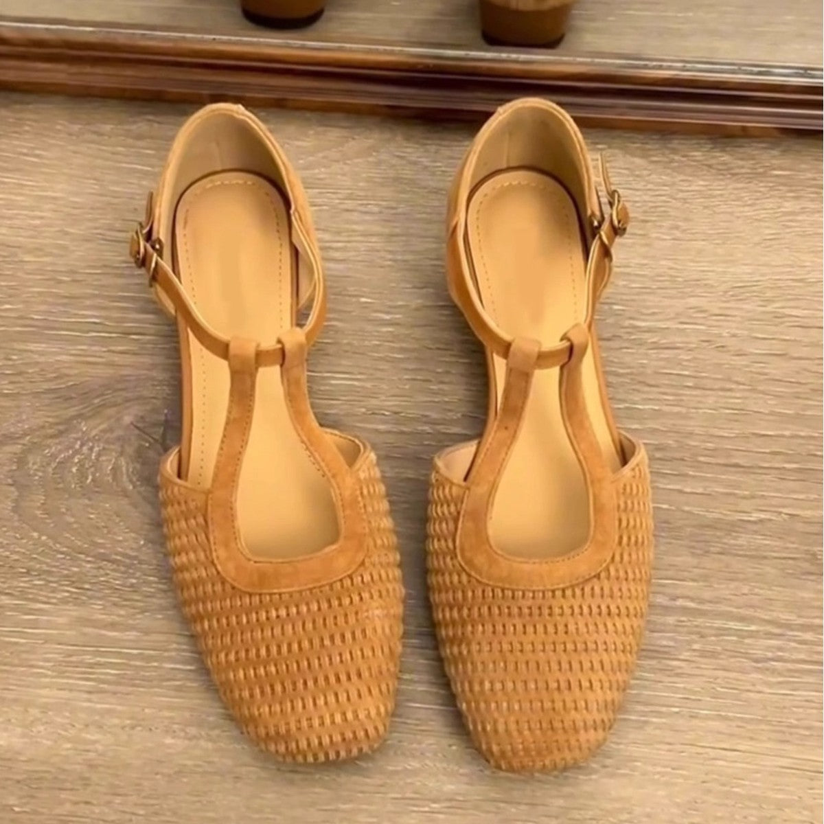4061 vintage mary janes flats