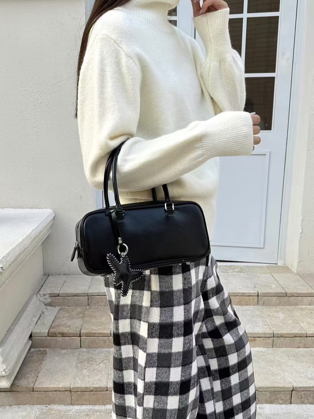 BY1 small niche boston handbag