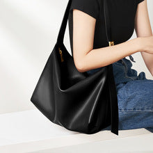 2160 large hobo shoulder bag