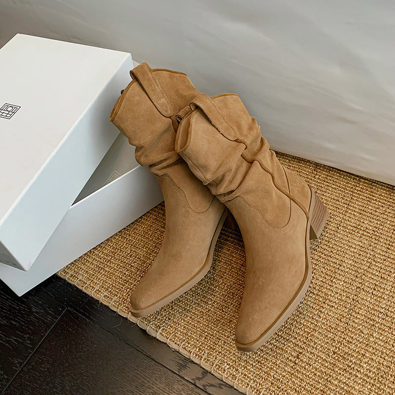 2286 suede leather pointed toe short boots