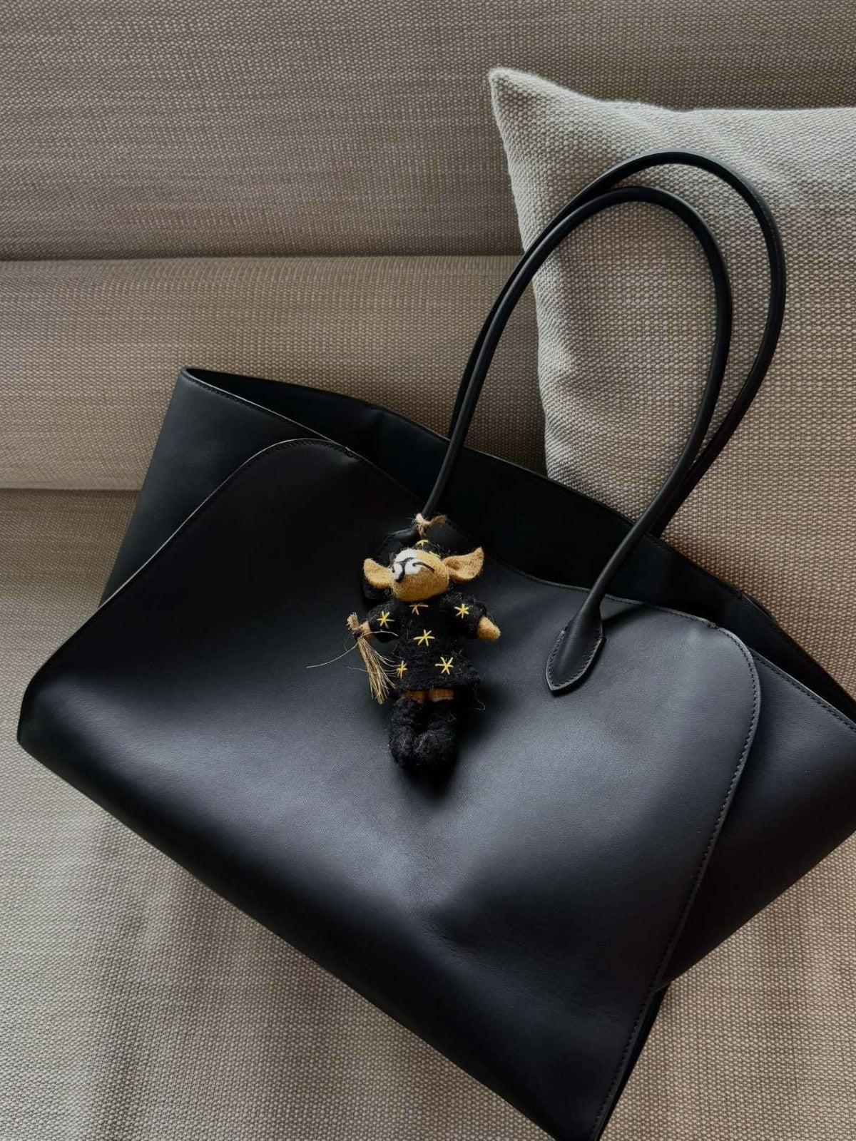 3932 Designer Crossbody Bag