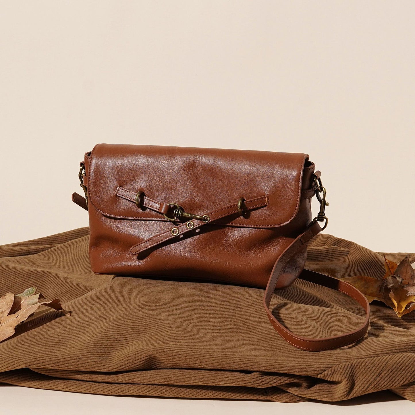 2300 vintage cowhide leather shoulder bag