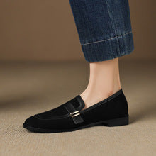 2576 vintage flat suede loafer