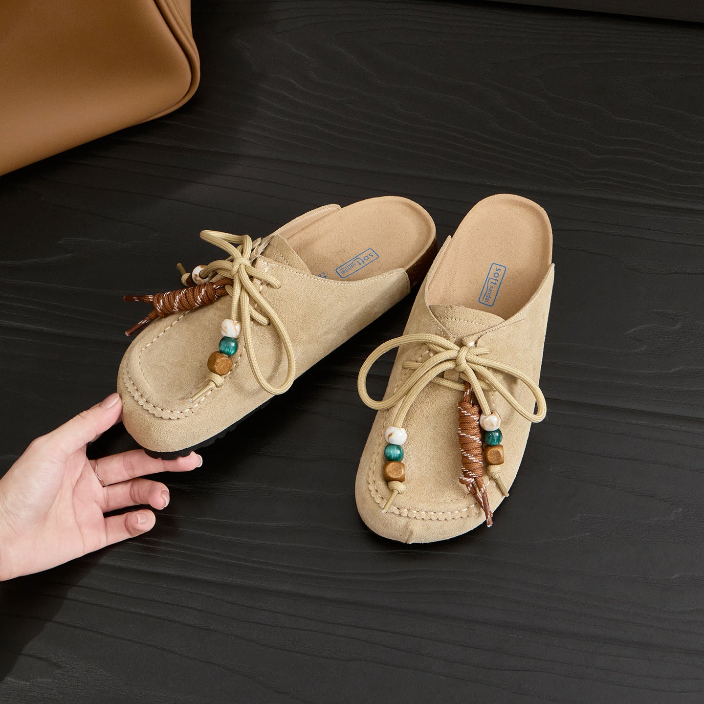 4372 classic women mule