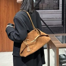 2680 vintage Large shoulder bag in suede